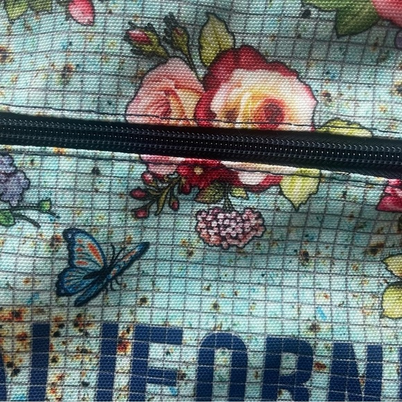 Robin Ruth Crossbody Bag Purse California Blue Floral NWT Small Canvas statement - Picture 3 of 8